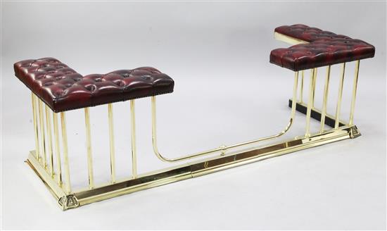 An Edwardian brass club fender, W.5ft 3in. D.1ft 11in. H.2ft